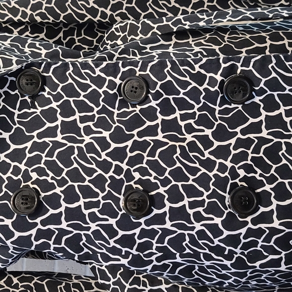 Vertigo Paris Women's Black and White Stretch Cotton Trench Coat (Sz S) - Picture 6 of 11